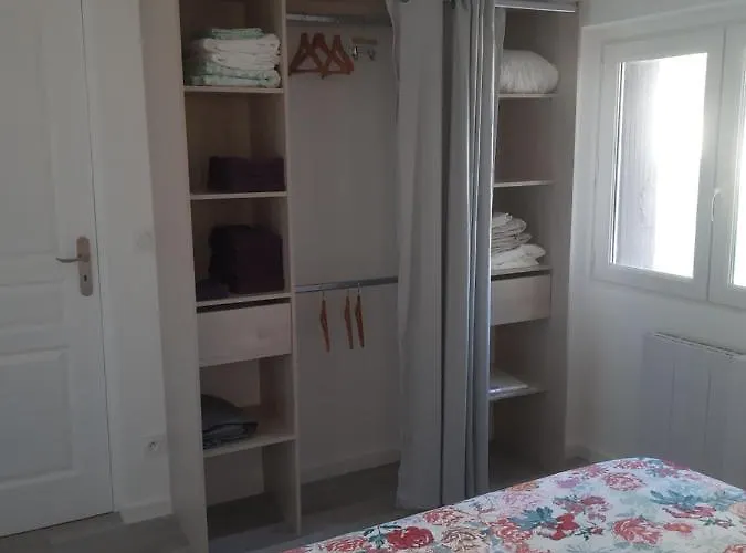 2 à 4 Personnes *